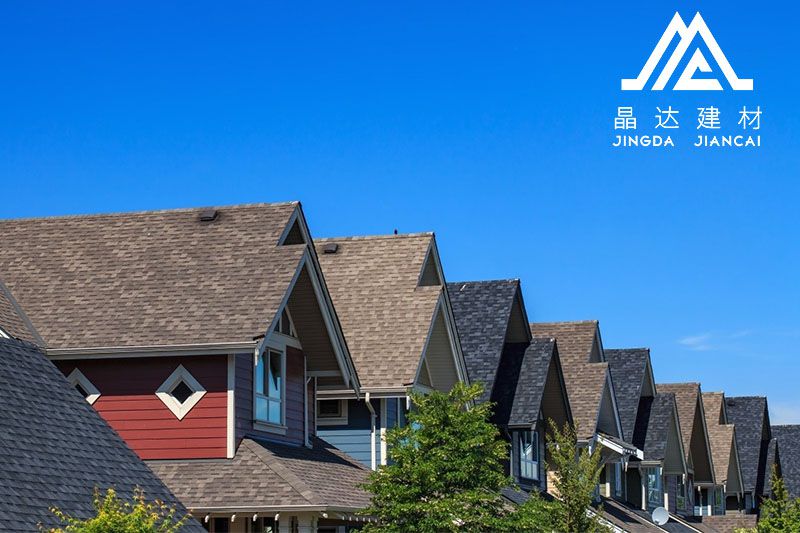 【瀝青瓦廠家】說說玻纖瓦的優(yōu)點 【瀝青瓦廠家】說說玻纖瓦的優(yōu)點